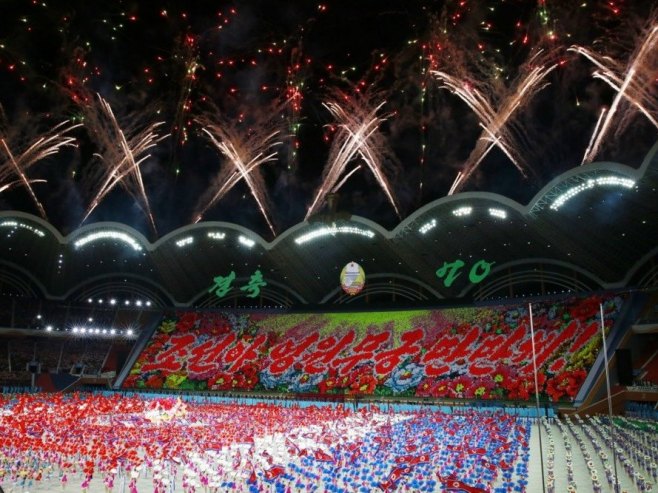Svečanosti u Sjevernoj Koreji (Foto: EPA/HOW HWEE YOUNG) - 