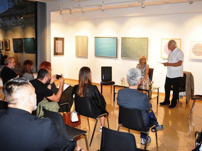 U Galeriji "Sreten Stojanović" održano književno veče posvećeno Ljubomiru Simoviću (VIDEO)