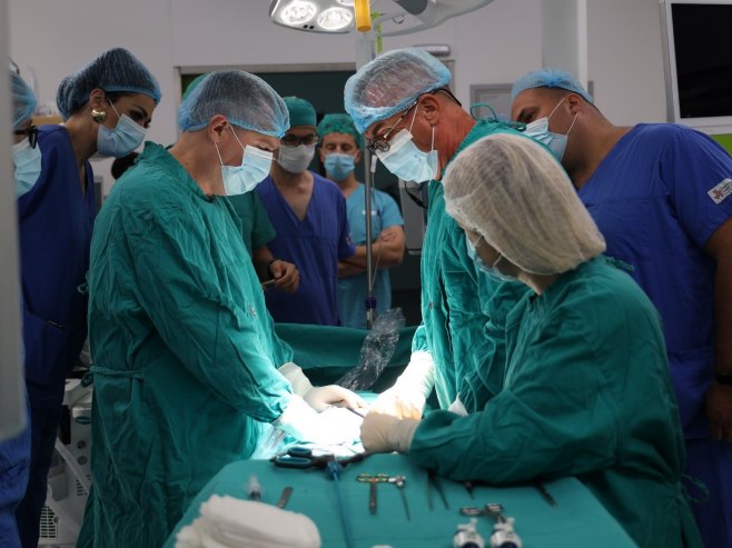 UKC Srpske: Prvi međunarodni workshop za laparoskopsko liječenje preponskih kila