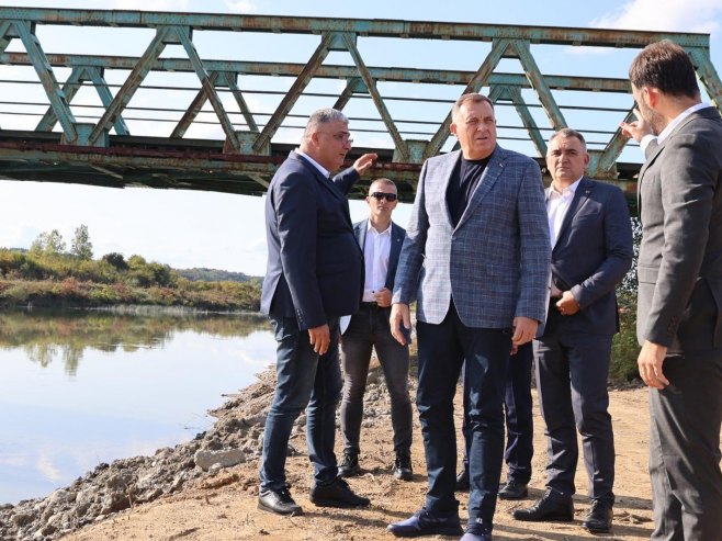 Dodik obišao radove na zaštiti od poplava kod Prijedora: Odgovornom politikom štitimo građane