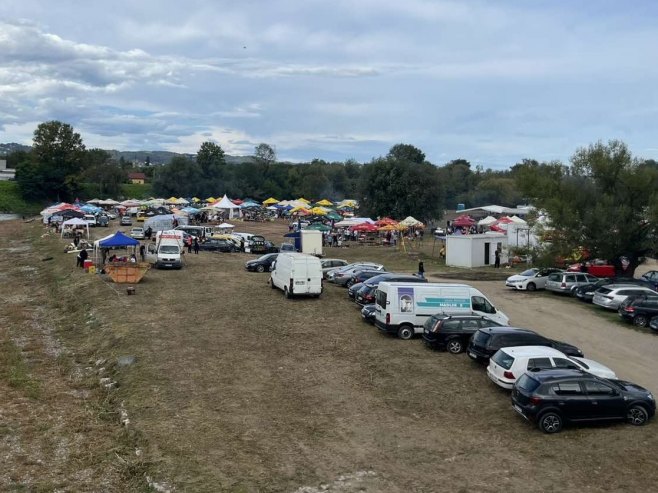 Na Krajiškoj Guči više od 10.000 građana; Dodik: Naš narod se okuplja i ima osjećaj za vrijednosti (FOTO)