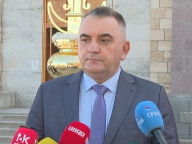 Minić: Srpski narod pod velikim pritiskom, neophodno jedinstvo