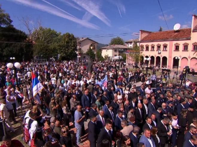 Gadžin Han - Dan srpskog jedinstva, slobode i nacionalne zastave Gadžin Han - Dan srpskog jedinstva, slobode i nacionalne zastave - Foto: RTS
