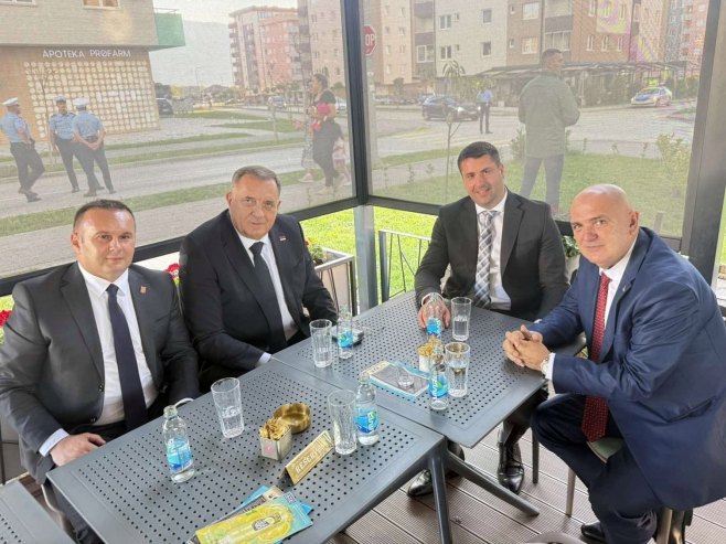 Dodik se sastao sa Ćosićem i Katićem; Prisustvuje svečanoj akademiji u Istočnom Sarajevu