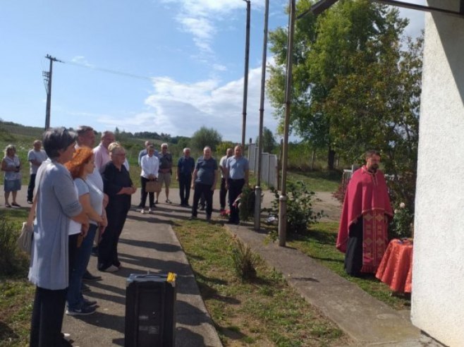 Odata počast prvoj civilnoj žrtvi proteklog rata Vojislavu Goranoviću - Foto: SRNA