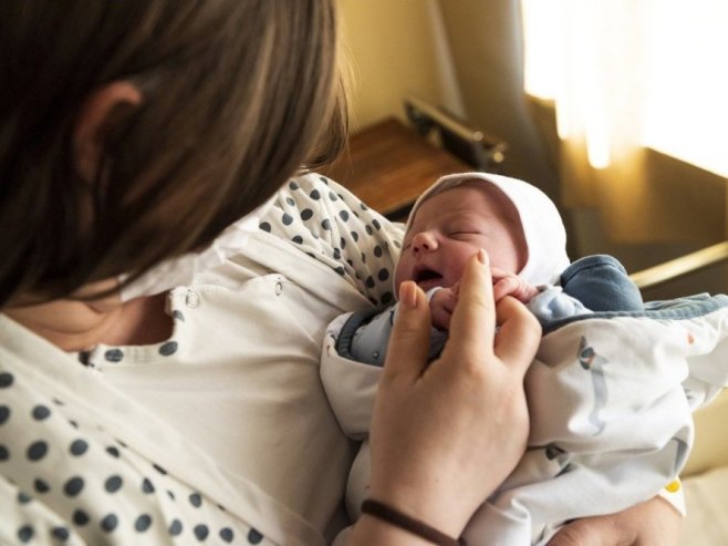 U porodilištima Srpske rođene 24 bebe