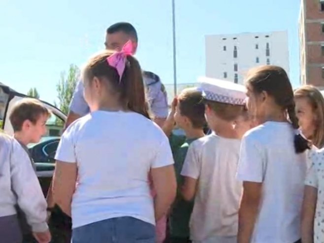 U Banjaluci održano predavanje za učenike na temu bezbjednosti saobraćaja (VIDEO)