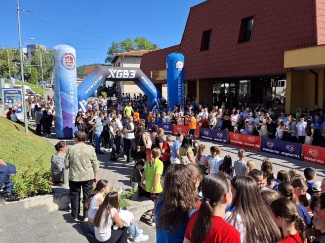 Gospojinska ulična trka u Mrkonjić Gradu