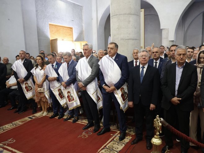 Služena prva liturgija u Hramu Preobraženja Gospodnjeg u Banjaluci (FOTO)