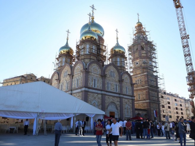 Služena prva sveta arhijerejska liturgija u srpsko-ruskom hramu u Banjaluci: Trajni simbol prijateljstva dva naroda (VIDEO)