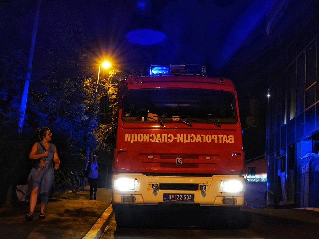 Ugašen požar u soliteru na Konjarniku