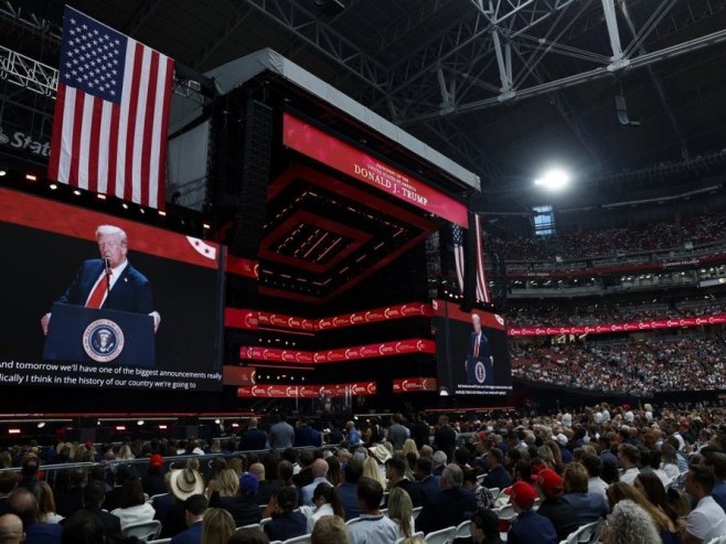 Komemoracija Kirku (Foto: EPA/CAROLINE BREHMAN) Komemoracija Kirku (Foto: EPA/CAROLINE BREHMAN) -