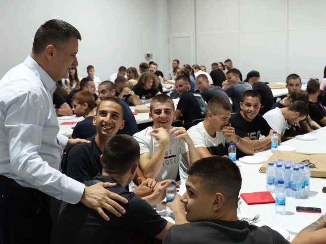 Više od 300 mladih pristupilo je proteklog vikenda SNSD-u Više od 300 mladih pristupilo je proteklog vikenda SNSD-u - Foto: SRNA