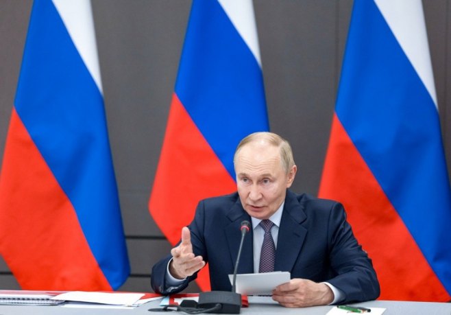 Putin: Zapad želi apsolutnu superiornost u strateškoj sferi