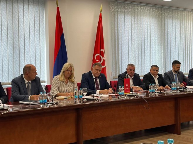 Sjednica Izvršnog komiteta SNSD-a u Banjaluci (FOTO)