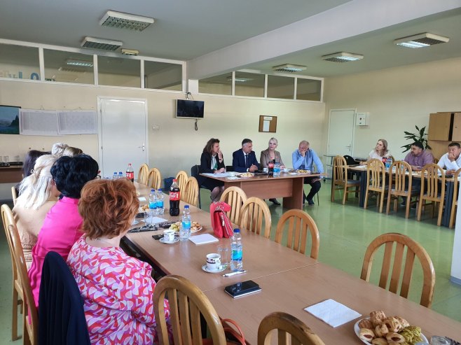 Golubović: Cilj je obezbijediti produženi boravak za svu djecu