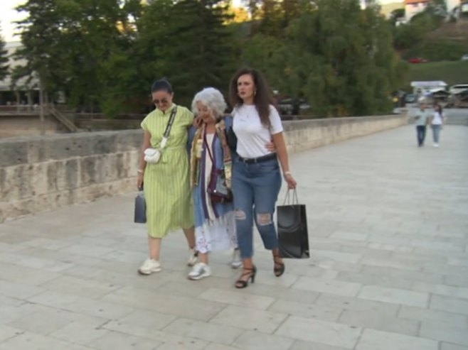 Grčke porodice i srpska djeca: Ljudska humanost koja se ne zaboravlja (VIDEO)