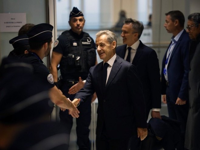 Nikola Sarkozi (foto: EPA/YOAN VALAT) - 