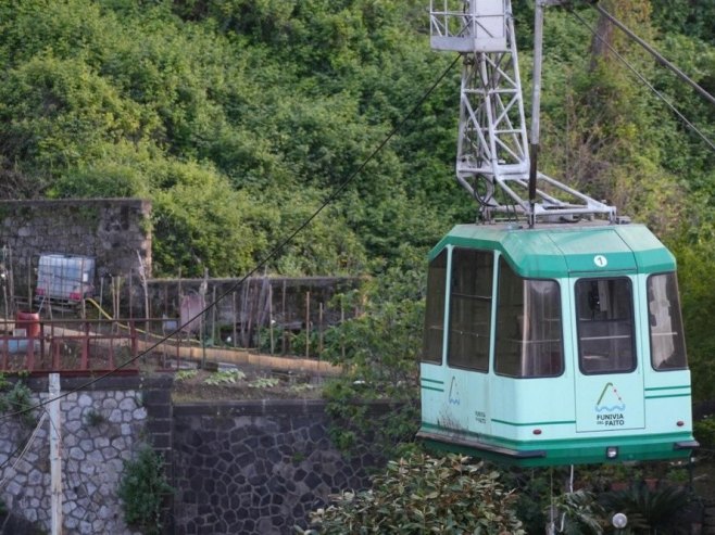 Gondola (foto: EPA/CESARE ABBATE - ilustracija) - 
