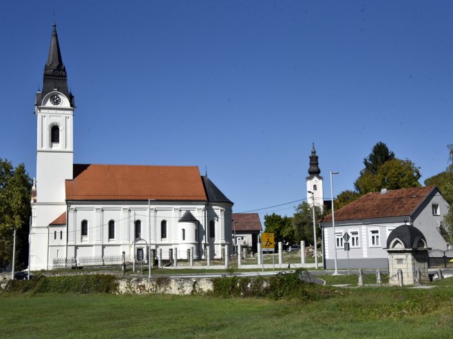 Ivanović: Njegujemo i čuvamo od zaborava običaje srpskog naroda