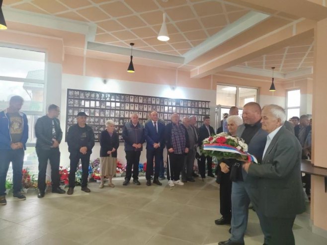 Obilježavanje u Oštroj Luci - Foto: RTRS