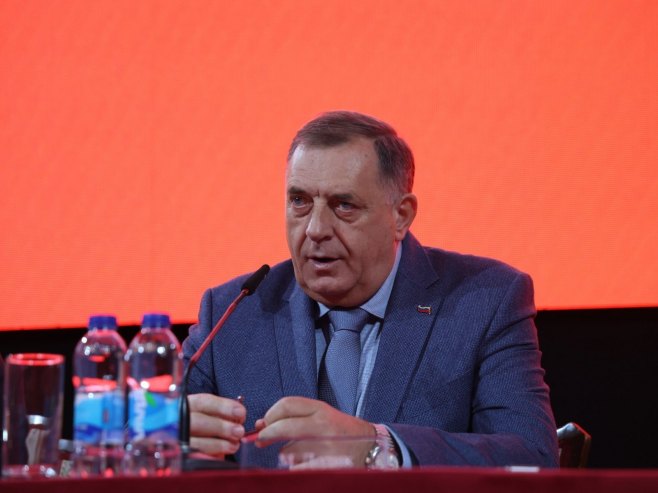 Dodik: SNSD treba izaći na prijevremene izbore
