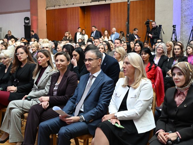 Cvijanović: Politika je ta koja zahtijeva podjednako učešće muškaraca i žena