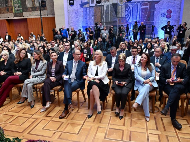 Macut: Cvijanovićeva je simbol žene na najvišoj državnoj poziciji