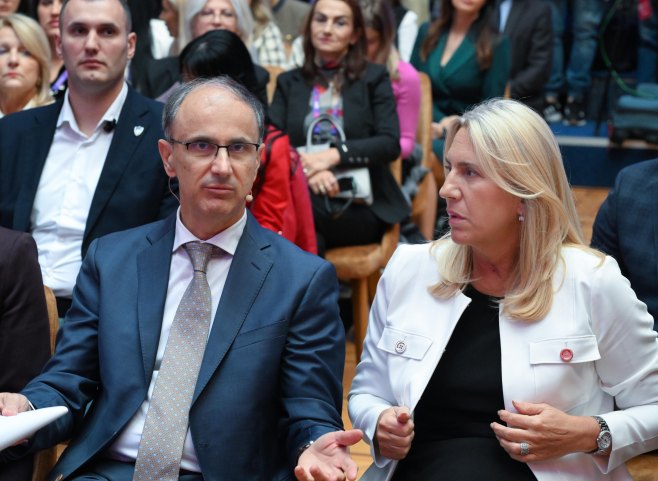 Đuro Macut i Željka Cvijanović (Foto: TANJUG/ RADE PRELIĆ/ nr) - 