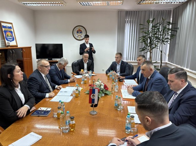 Minić u Modriči - o razvoju i unapređenju infrastrukturnih projekata, vodosnabdjevanju, izgradnji škole