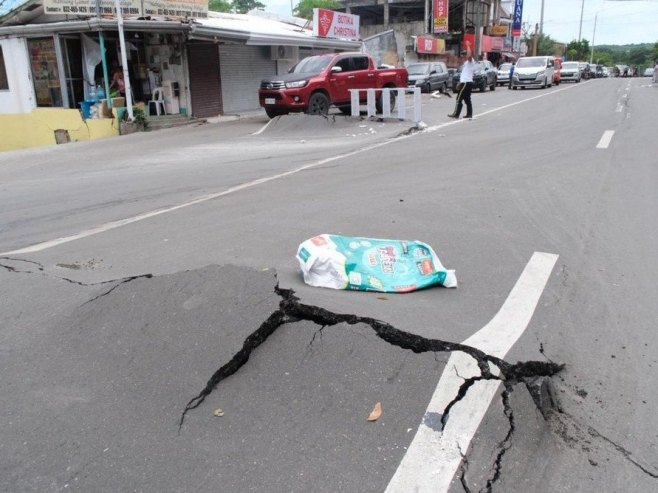 Zemljotres na Filipinima (Foto: EPA/JUANITO ESPINOSA) - 