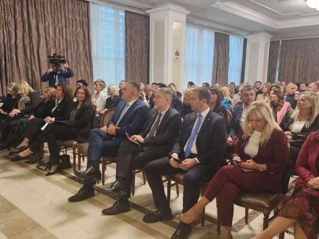 Јavni čas u okviru kampanje "Škola koja čuje" - Foto: RTRS