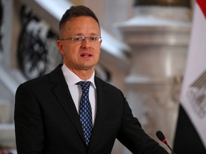 Peter Sijarto (Foto: EPA/MOHAMED HOSSAM, ilustracija) - 