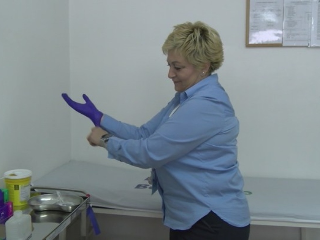 Dobojska medicinska sestra Vanja Simić spasila na terenu život teniseru iz Sarajeva (VIDEO)