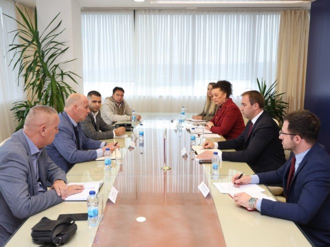 Goran Selak sa predstavnicima Sindikata pravosuđa Goran Selak sa predstavnicima Sindikata pravosuđa - Foto: Ustupljena fotografija