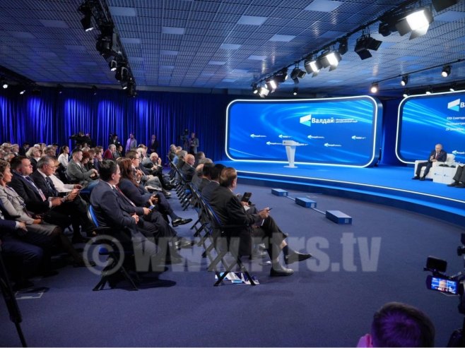 Putin: Oni koji guraju omladinu na ulice žele da srpski narod ponovo nastrada (VIDEO)