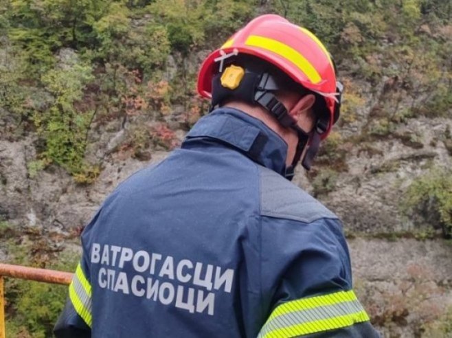 Mostar: Pod kontrolom požar na deponiji "Uborak"