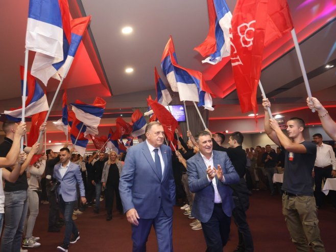 Dodik: Nismo brojali godine već pobjede koje smo ostvarili i koje ćemo tek ostvariti (FOTO)