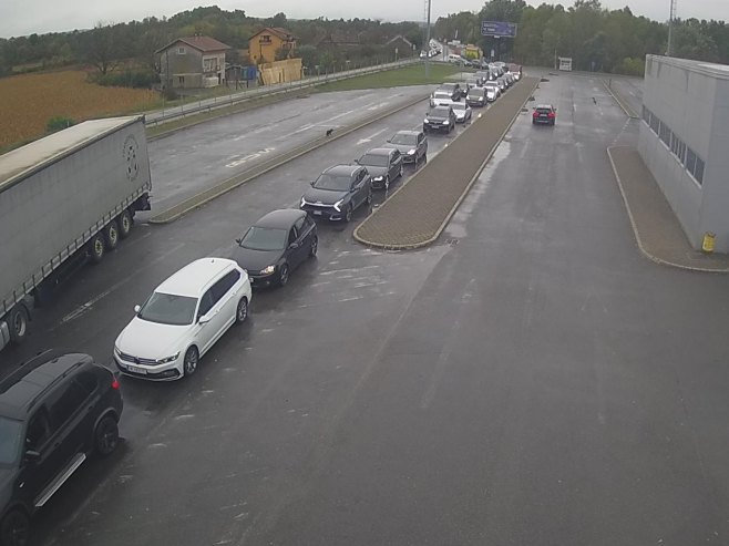 Pojačan saobraćaj na izlazu prema Hrvatskoj, na ulazu kod Šepka