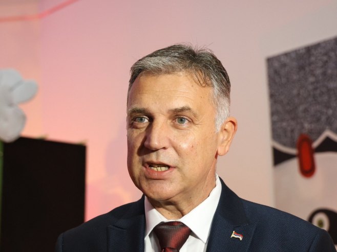 Golubović čestitao završetak nastave u prvom polugodištu