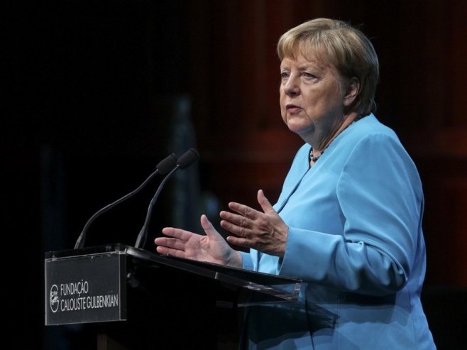 Angela Merkel (foto: EPA/MIGUEL A. LOPES) - 