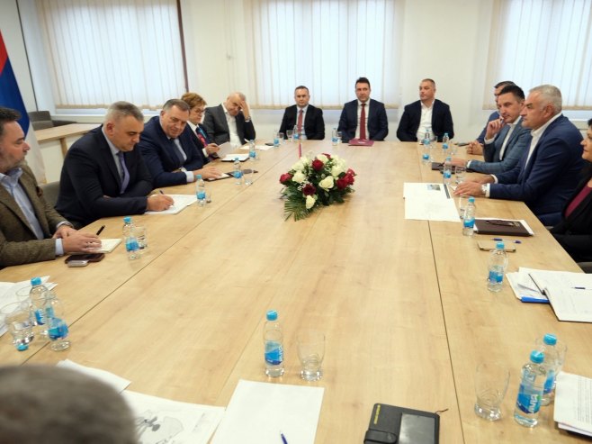 Dodik, Minić i ministri u posjeti opštini Han Pijesak (FOTO)