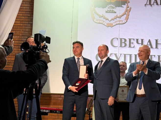 Priznanje Berjanu - Foto: Ustupljena fotografija