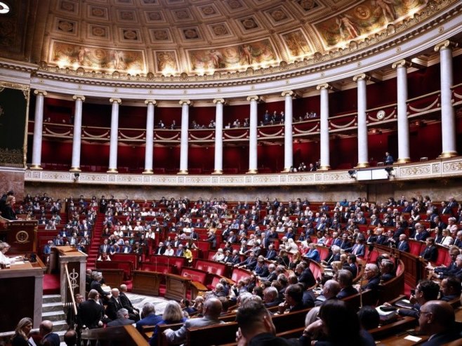 Francuski parlament (foto: EPA/YOAN VALAT) Francuski parlament (foto: EPA/YOAN VALAT) -