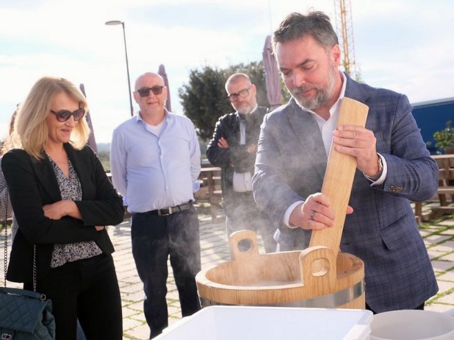 Košarac prisustvovao prezentaciji proizvodnje mocarele u okolini Barija