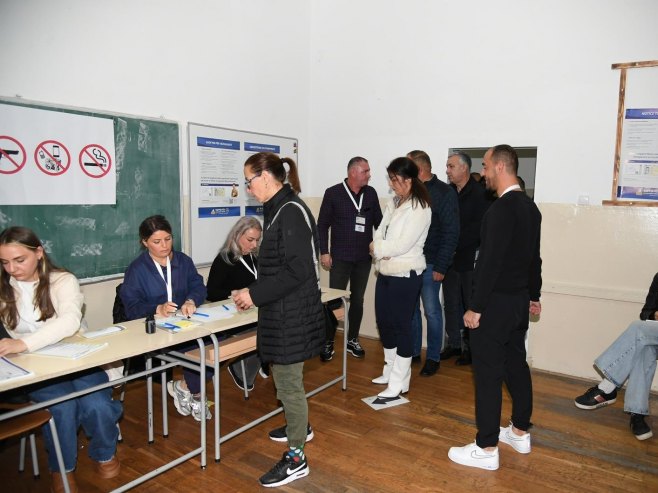 Izbori u Sjevernoj Mitrovici (Foto: TANJUG/ STR/ bg) - 
