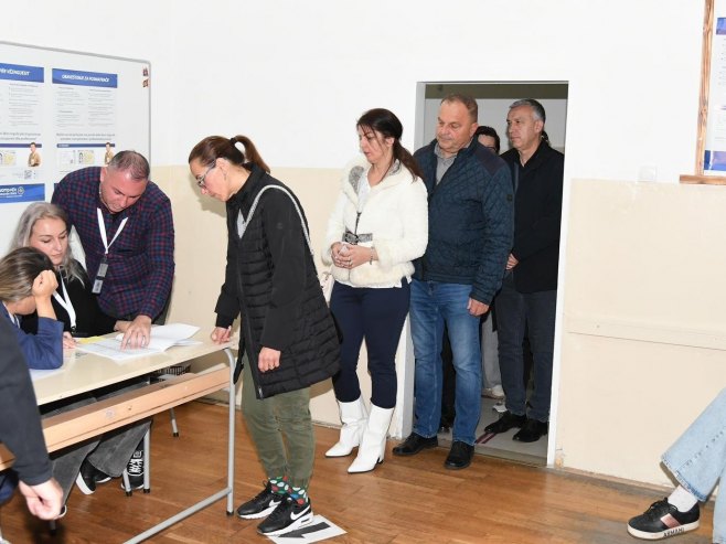 Na izborima na KiM prema podacima do 13 časova najveća izlaznost u srpskim sredinama