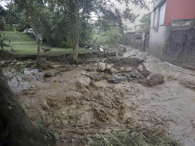 U Meksiku obilne kiše odnijele 64 života, 65 ljudi nestalo