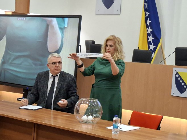Završeno žrijebanje CIK-a BiH: Pogledajte redoslijed političkih subjekata na glasačkom listiću