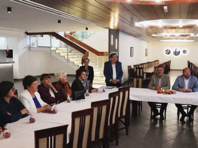 U Derventi obilježen Međunarodni dan žena na selu U Derventi obilježen Međunarodni dan žena na selu - Foto: RTRS